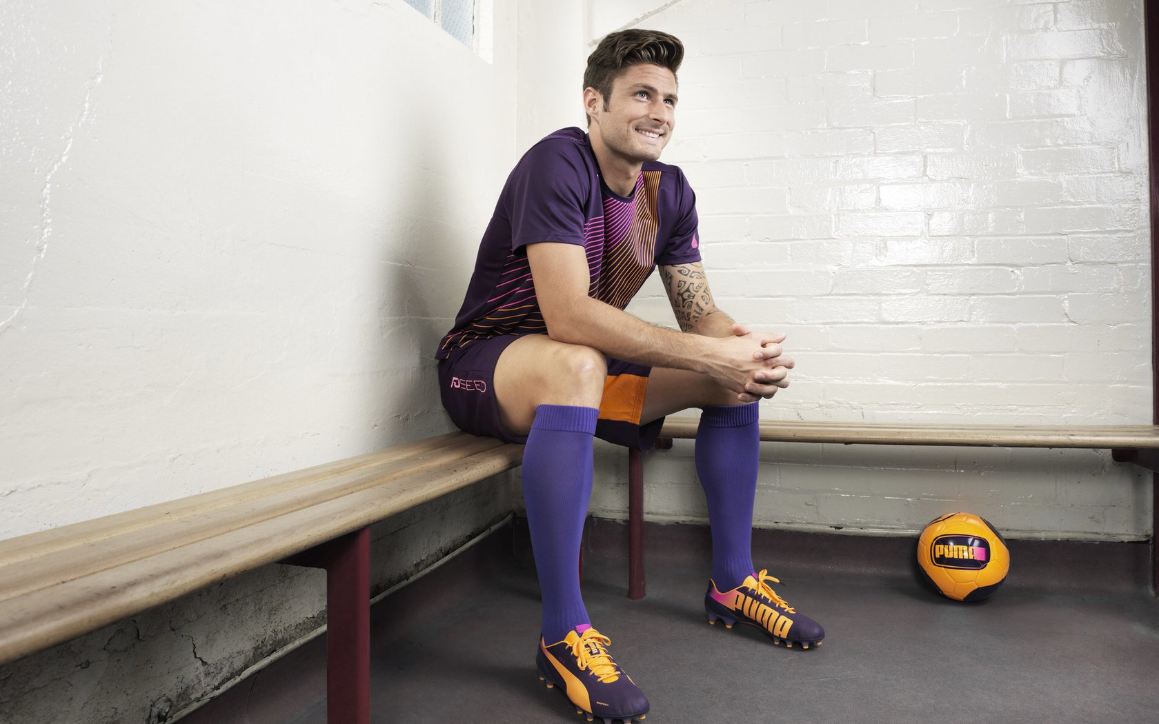 巴黎之巅，法国队力克日本队，张本智和惊艳四座却难挽狂澜