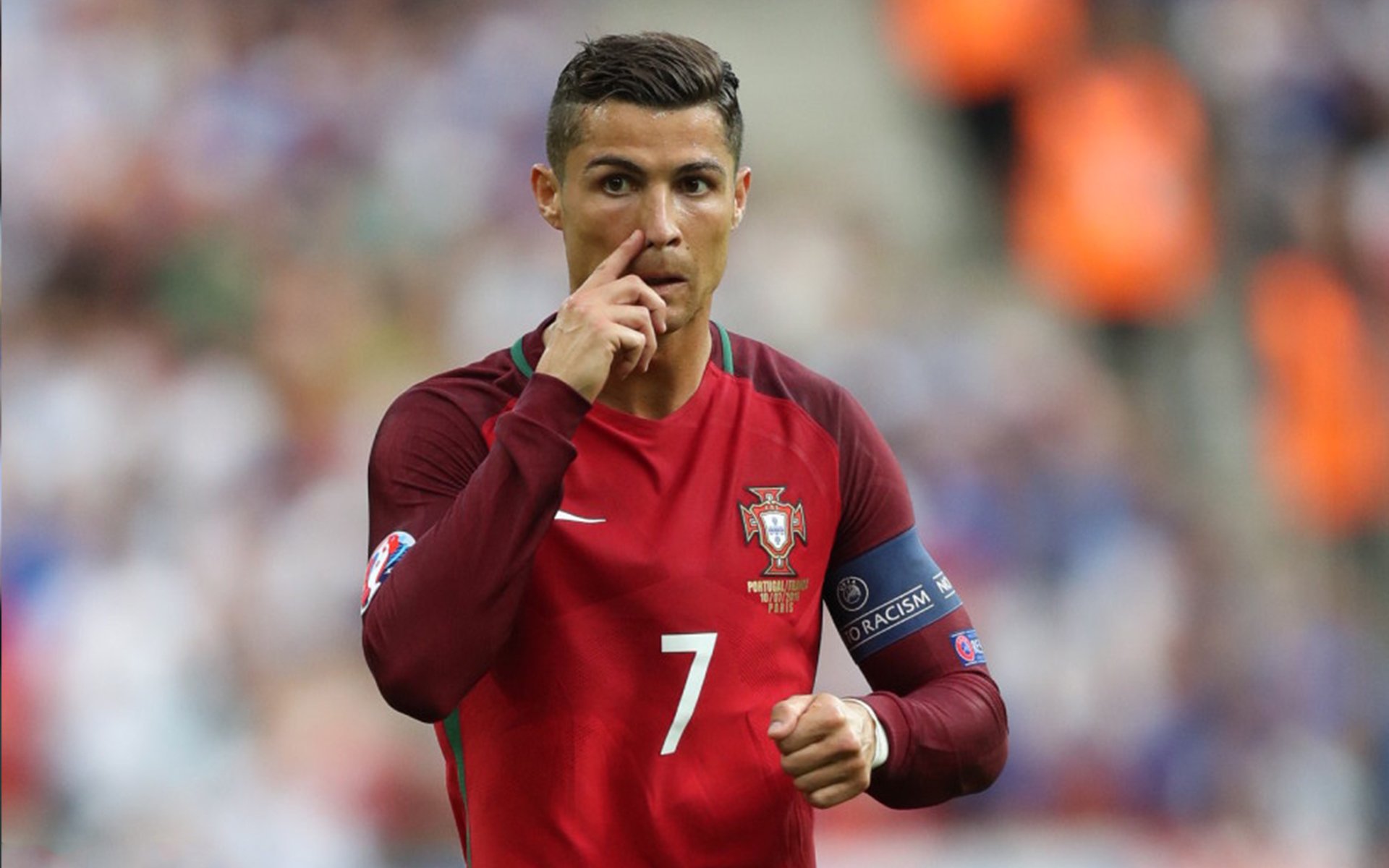 从红土到草地，西西帕斯法网翻盘温网高光，诠释新生代网球的无限可能